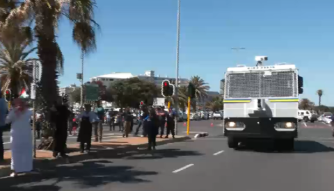 Chaos erupts at pro-Israel march in Cape Town - eNCA